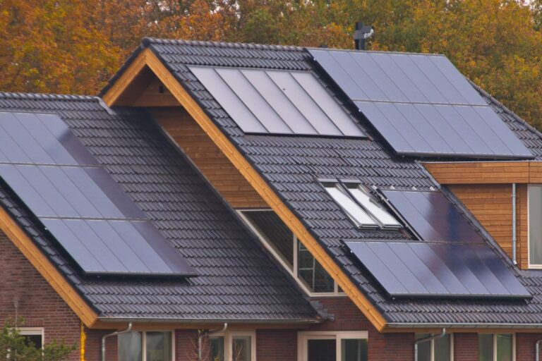 Hartman installeert zonnepanelen thuis